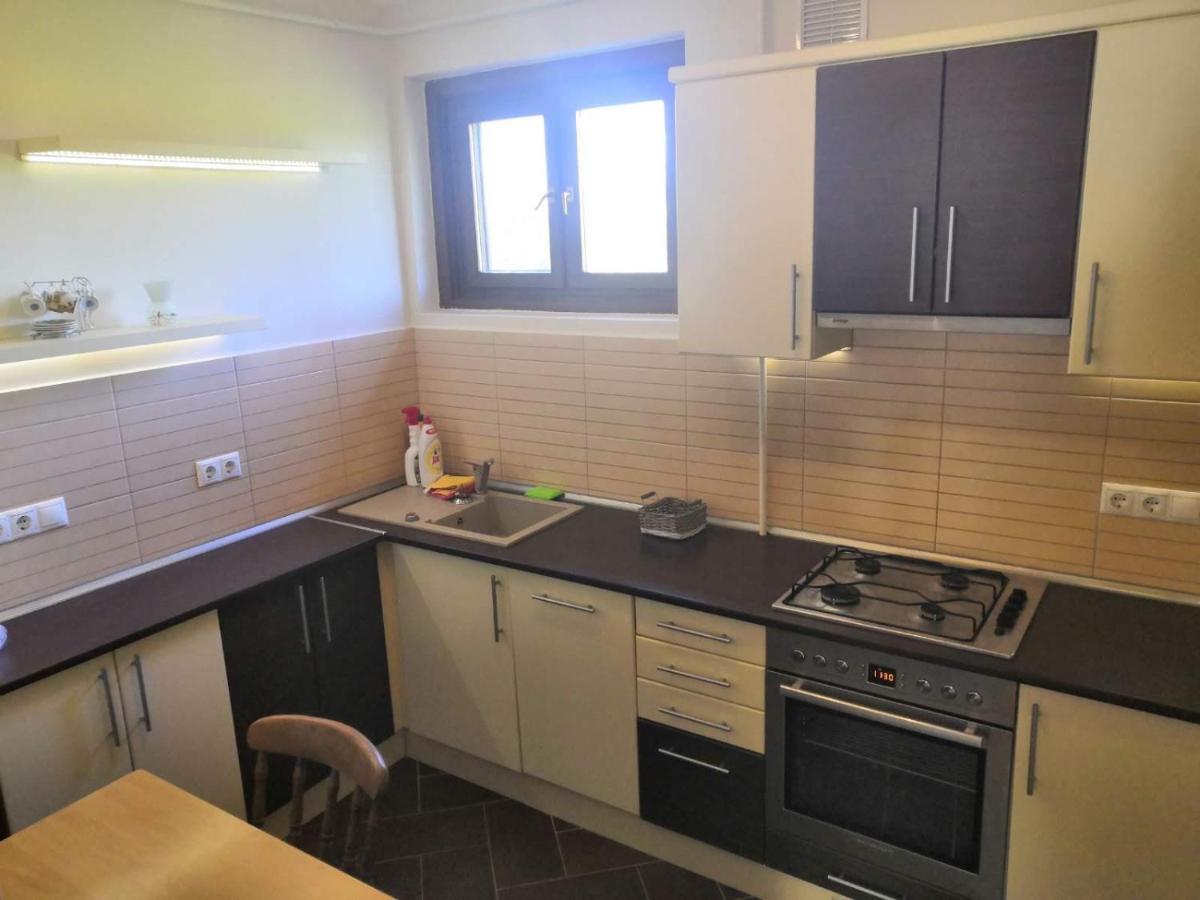 Newisland Family Apartman Sarvar Exterior photo